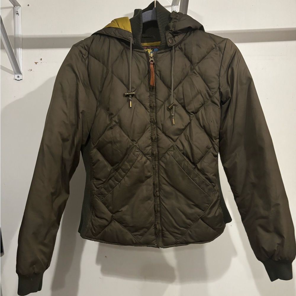 Bauer Down Good shape overall. EB550 goose down See images for condition.